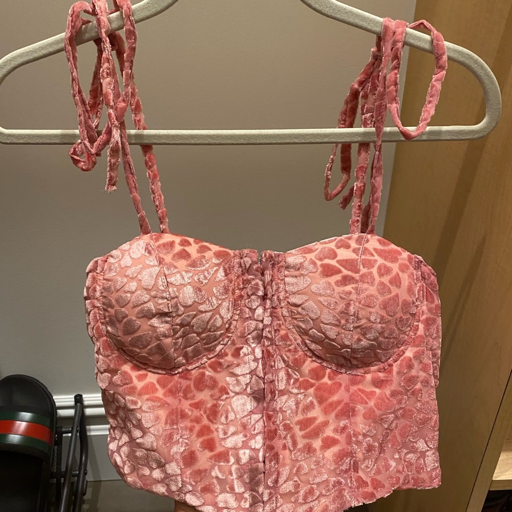 Quality is okay, never worn, new with tags. Doesn’t match pants / planned outfit